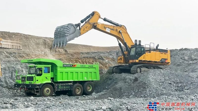 揭秘路面压实设备：十大品牌背后的技术解析